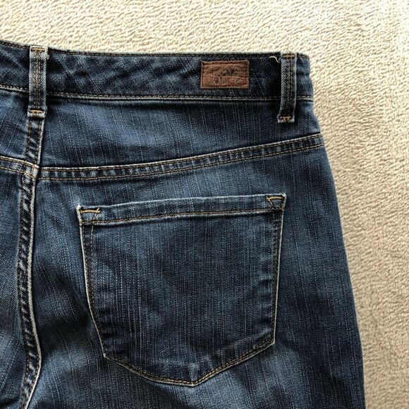 Lee Women's Jeans Size  33x30 Measured Relaxed Fit Straight Leg High Rise Blue - Picture 11 of 15